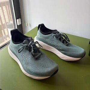 Asics Men’s Gel-Nimbus 25 Running Shoes